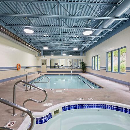 Glenwood Inn & Suites Trail Ngoại thất bức ảnh