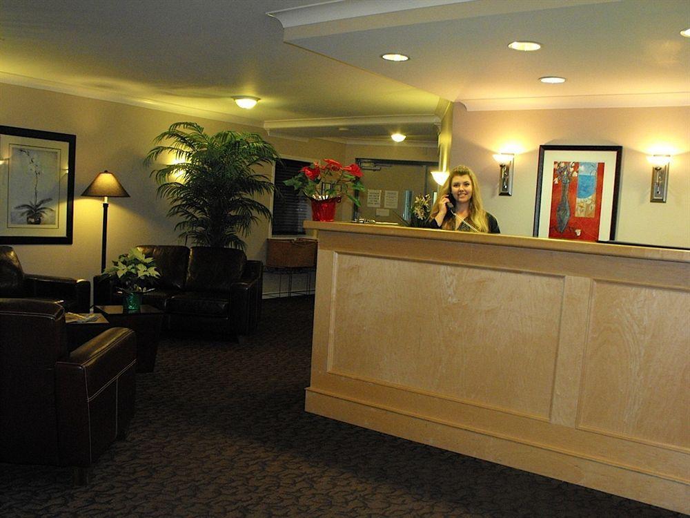 Glenwood Inn & Suites Trail Ngoại thất bức ảnh