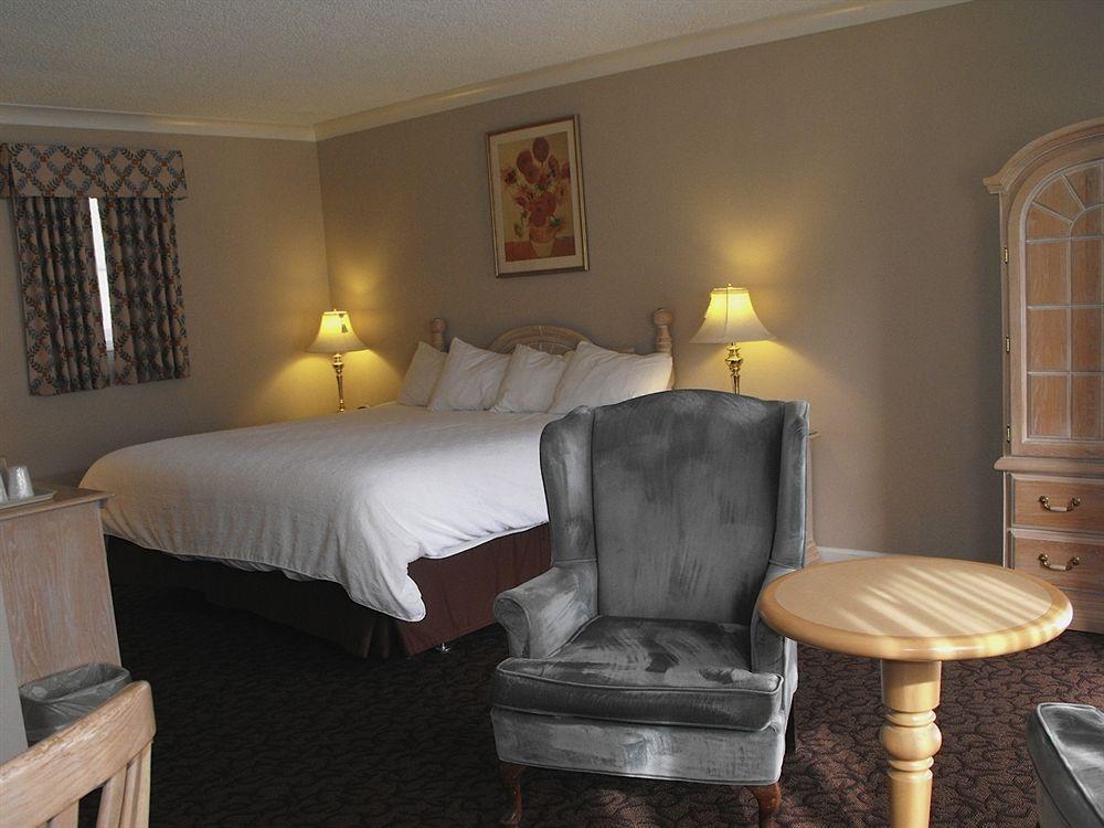 Glenwood Inn & Suites Trail Ngoại thất bức ảnh