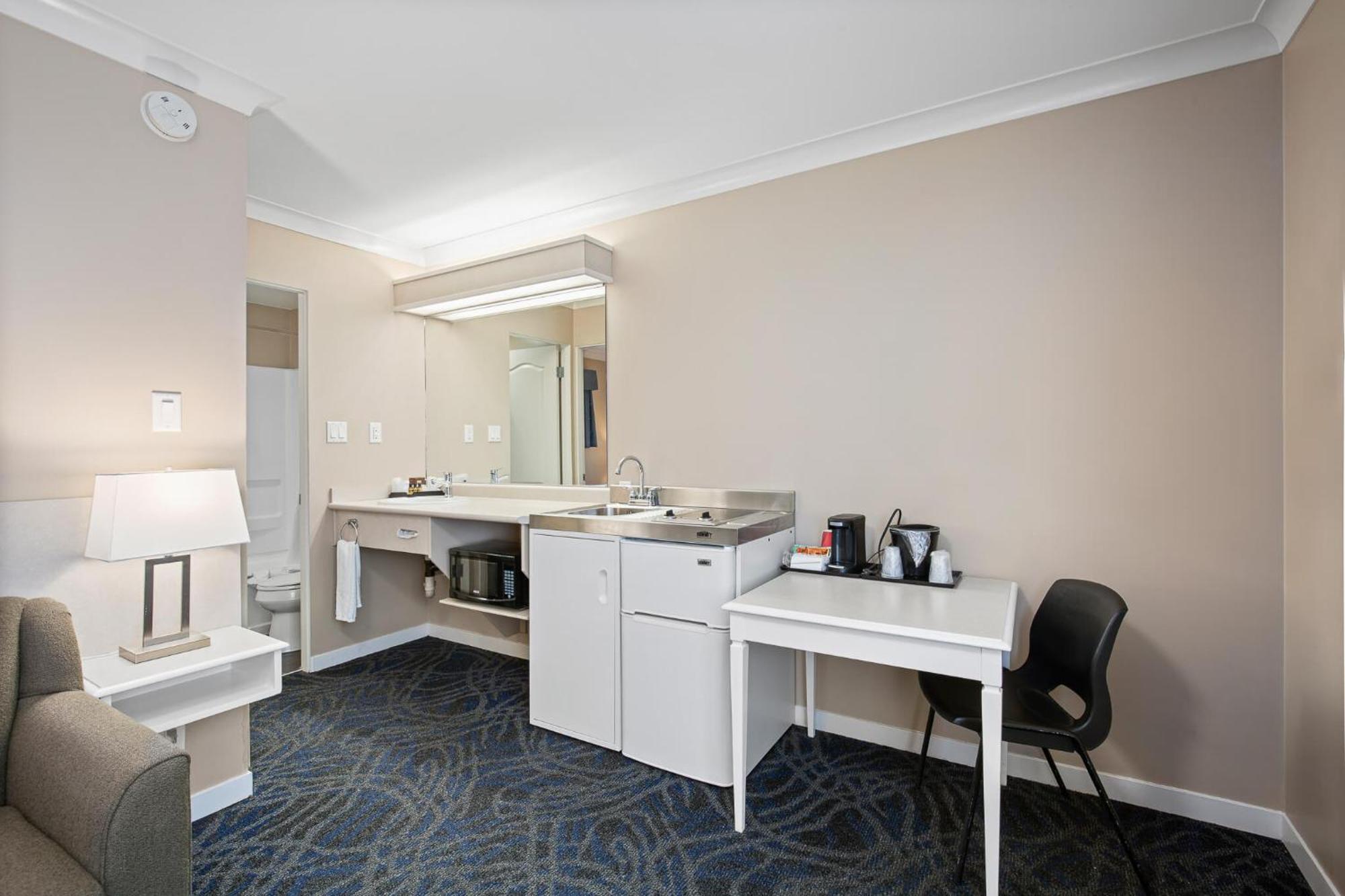 Glenwood Inn & Suites Trail Ngoại thất bức ảnh