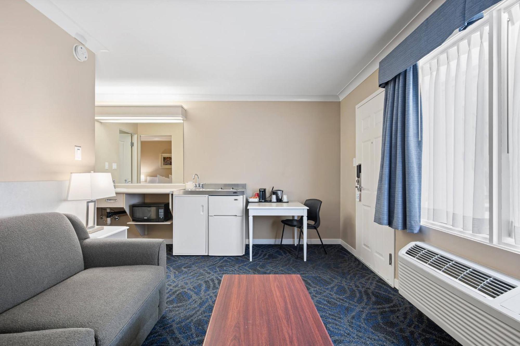 Glenwood Inn & Suites Trail Ngoại thất bức ảnh