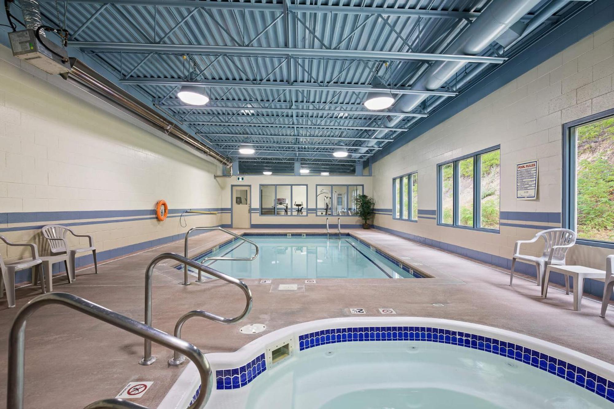 Glenwood Inn & Suites Trail Ngoại thất bức ảnh