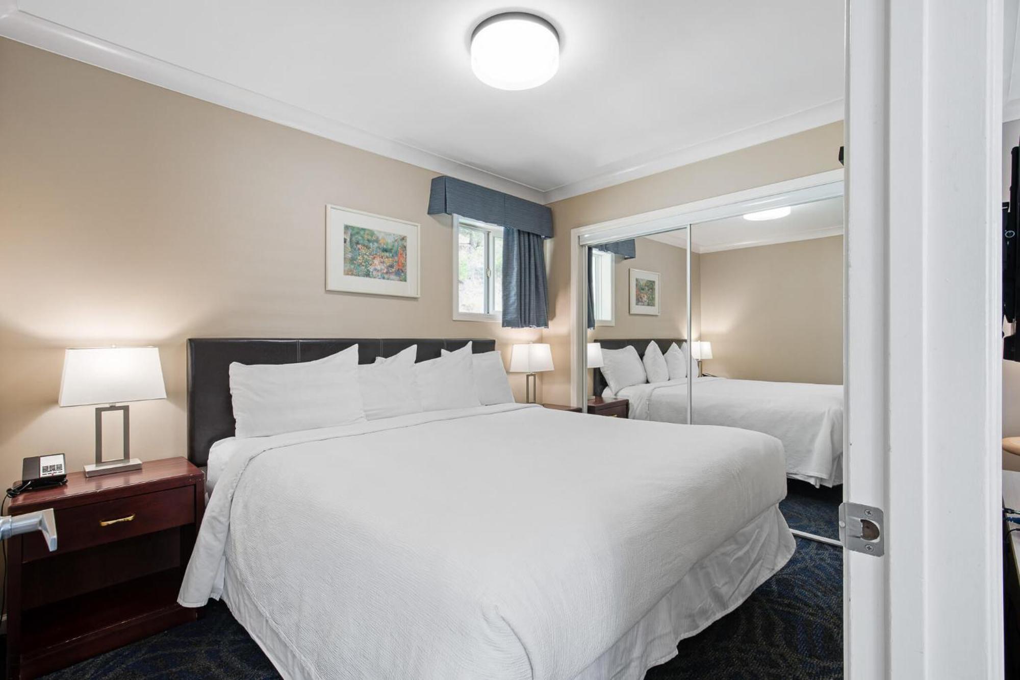 Glenwood Inn & Suites Trail Ngoại thất bức ảnh