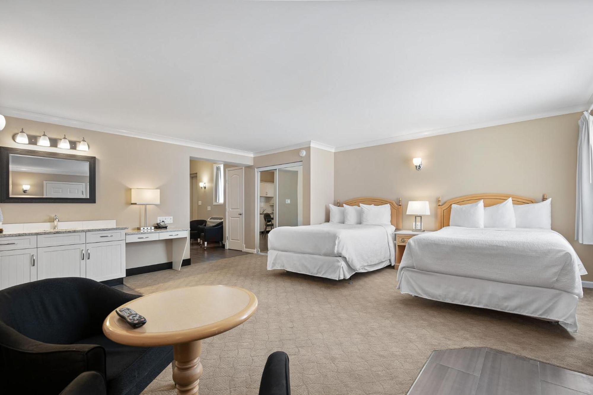 Glenwood Inn & Suites Trail Ngoại thất bức ảnh