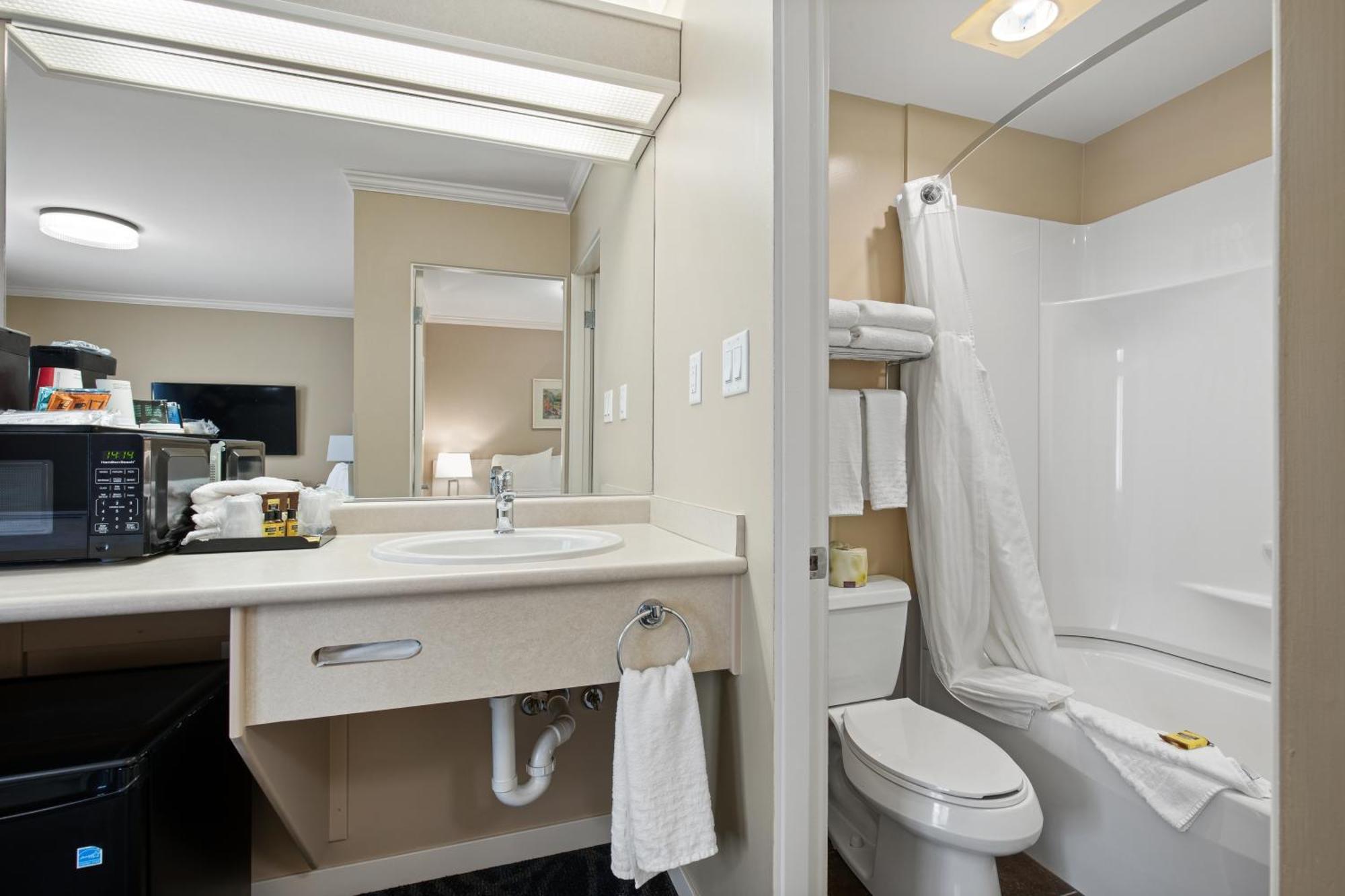 Glenwood Inn & Suites Trail Ngoại thất bức ảnh