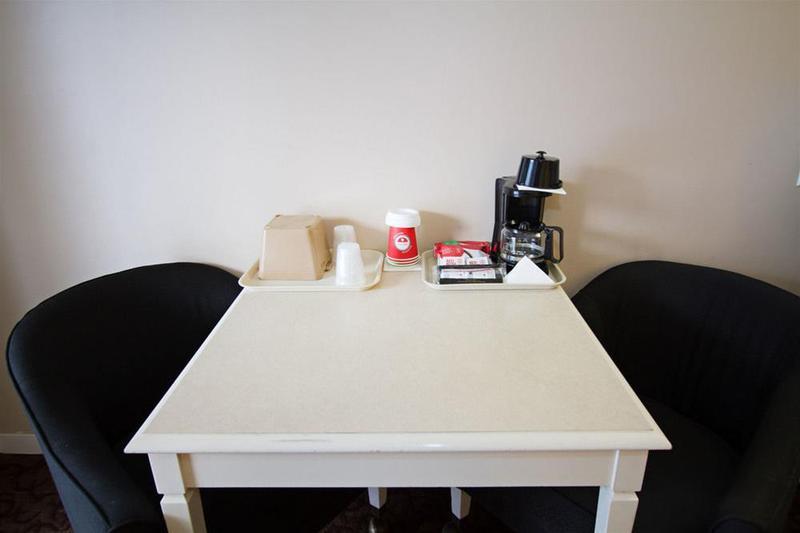 Glenwood Inn & Suites Trail Ngoại thất bức ảnh