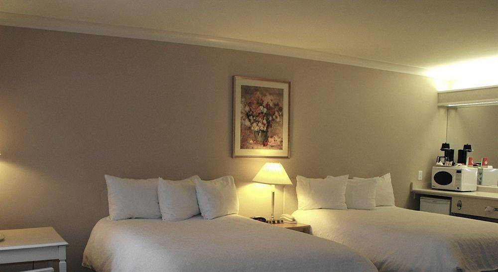 Glenwood Inn & Suites Trail Ngoại thất bức ảnh