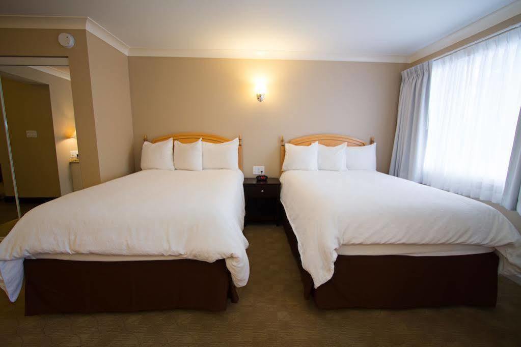 Glenwood Inn & Suites Trail Ngoại thất bức ảnh